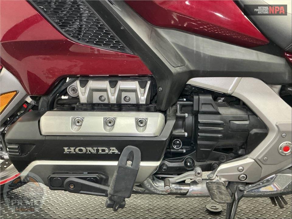 2018 Honda GL1800 GOLDWING TOUR (RED) — фото 7
