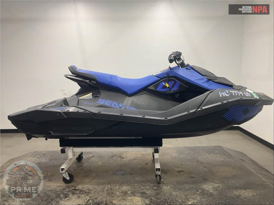 2023 Seadoo/Brp SPARK 3UP TRIXX — фото 1