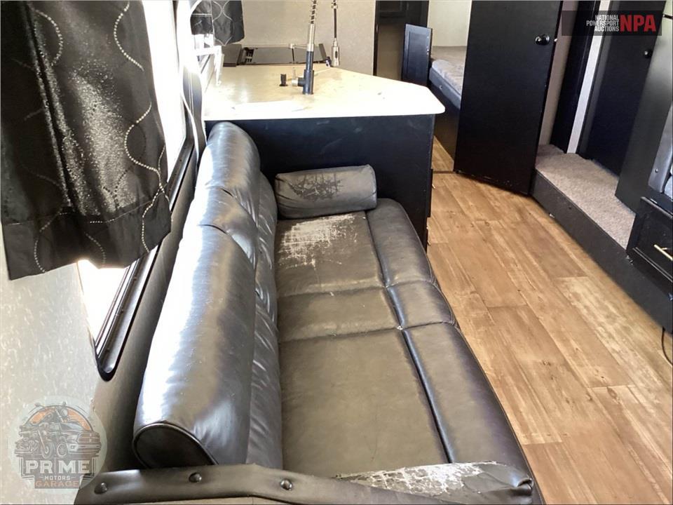 2022 Cherokee By Forest River M-29BRB - GREY WOLF FIFTH WHEEL SERIES — фото 12
