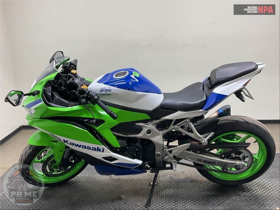 2024 Kawasaki NINJA ZX-4RR 40TH ANNIVERSARY EDITION ABS — фото 3
