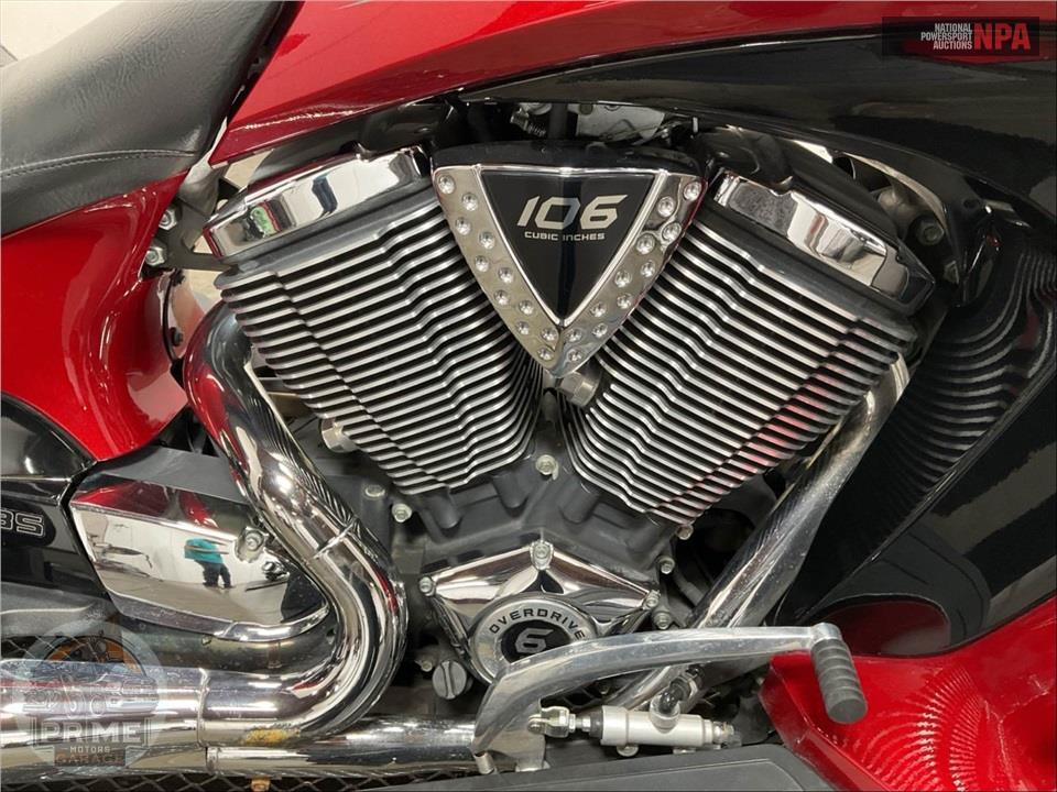 2013 Victory Motorcycles VISION TOUR RED BLACK — фото 6