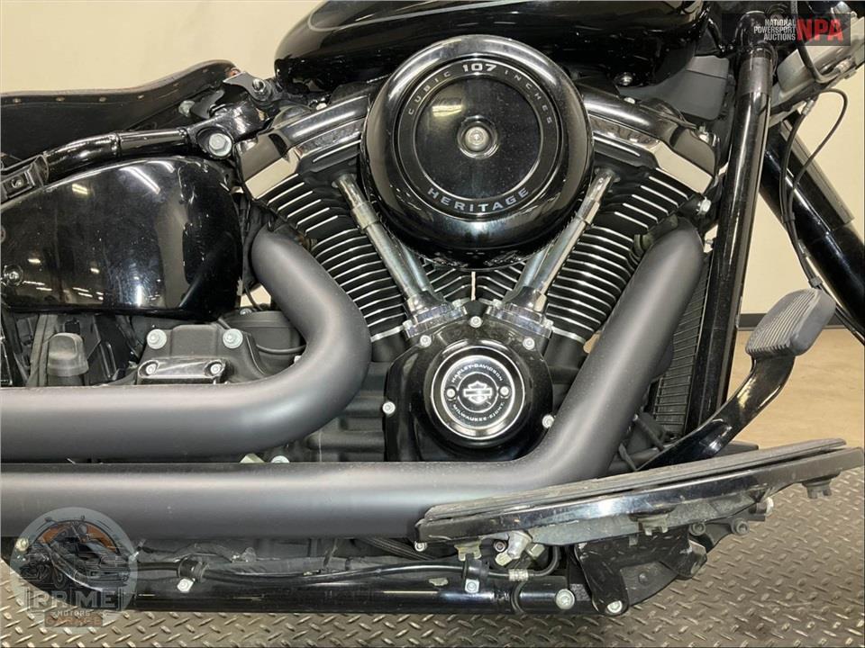 2018 Harley-Davidson FLHC HERITAGE CLASSIC — фото 6