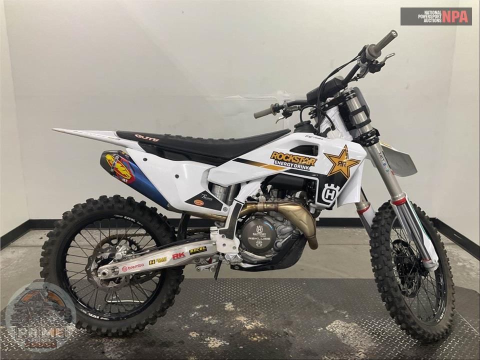 2025 Husqvarna FC 450 — фото 1