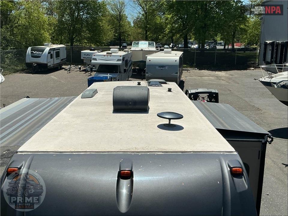 2015 Heartland Rvs M-24BHS - NORTH TRAIL SERIES — фото 33