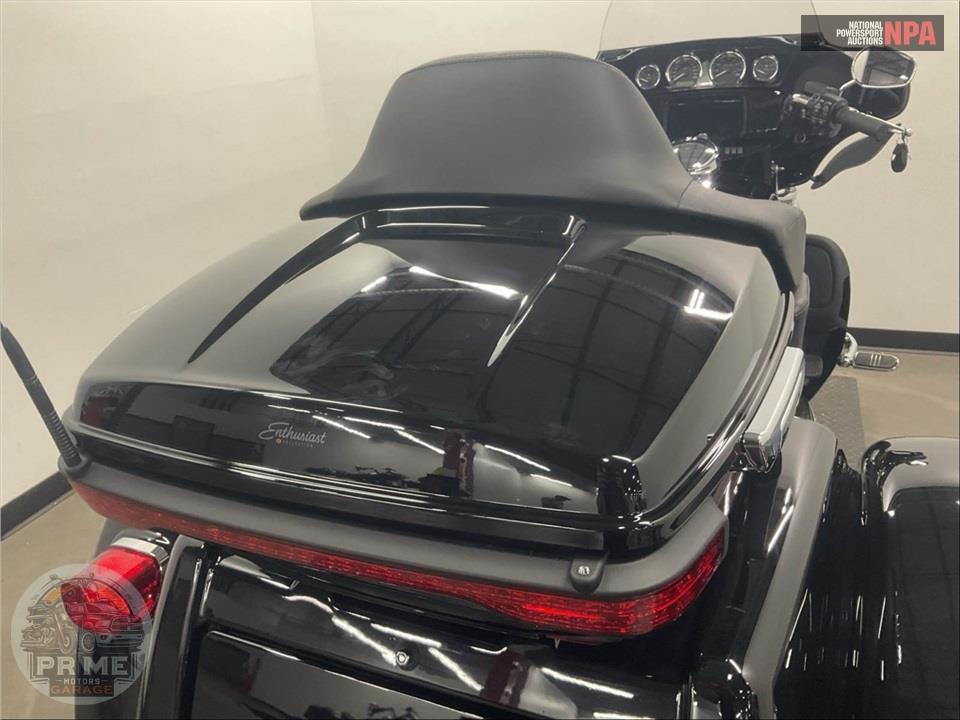 2024 Harley-Davidson FLHTCUTG TRI GLIDE ULTRA CLASSIC — фото 15