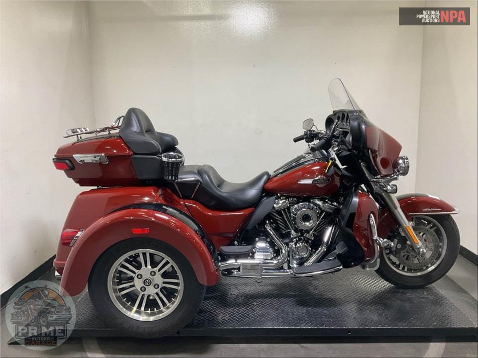 2024 Harley-Davidson FLHTCUTG TRI GLIDE ULTRA CLASSIC — фото 1