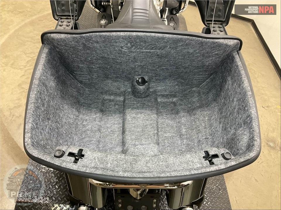 2021 Indian Motorcycle ROADMASTER (TWO-TONE) — фото 19