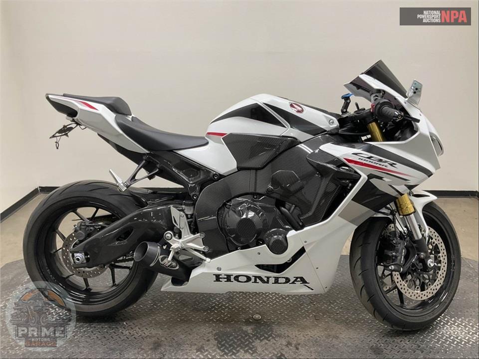 2025 Honda CBR1000RR — фото 1