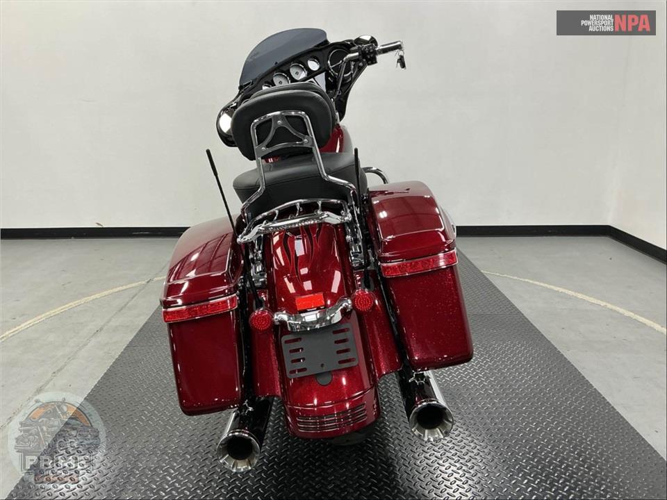 2017 Harley-Davidson FLHXS STREET GLIDE SPECIAL — фото 4