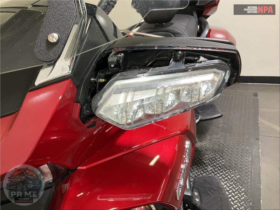2018 Can-Am SPYDER F3 LIMITED SE6 — фото 32