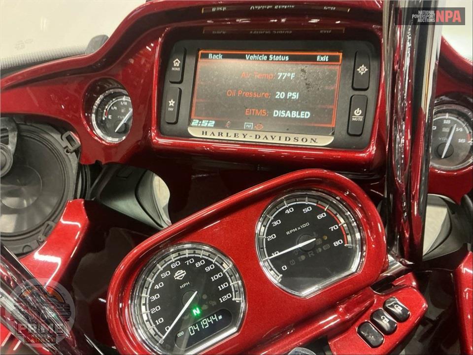 2016 Harley-Davidson FLTRUSE CVO ROAD GLIDE ULTRA — фото 5