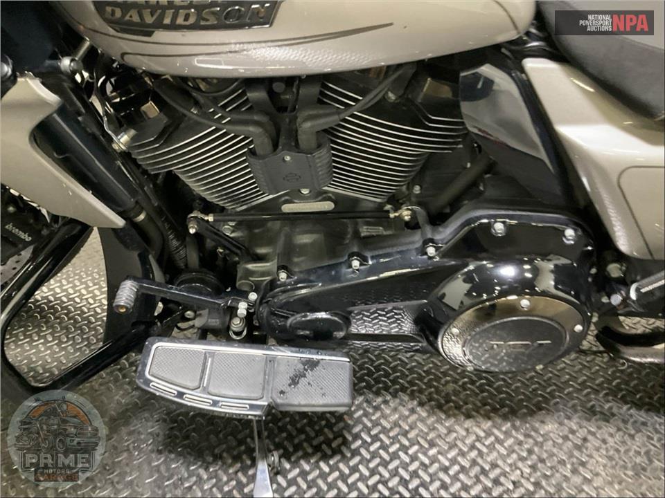 2023 Harley-Davidson FLTRXSE CVO ROAD GLIDE — фото 7