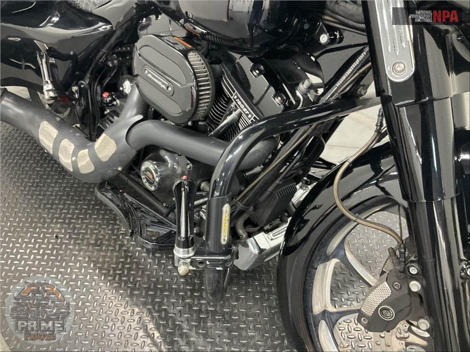 2016 Harley-Davidson FLHXSE CVO STREET GLIDE SPECIAL — фото 17