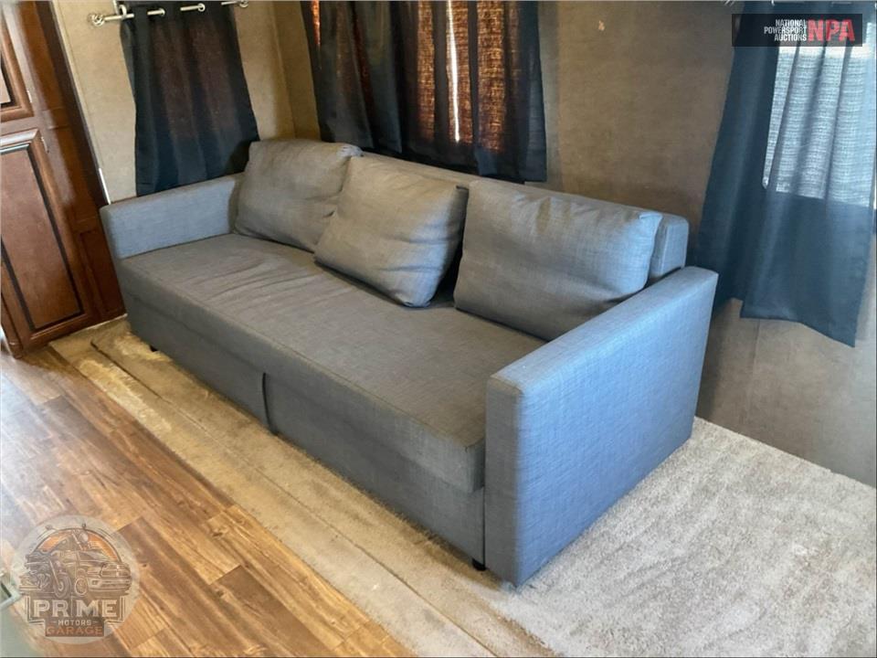 2017 Vibe By Forest River M-322QBS Extreme Lite Series — фото 12