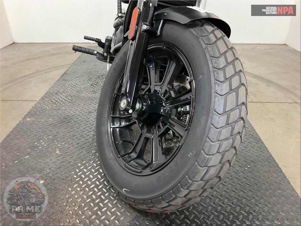 2021 Indian Motorcycle SCOUT BOBBER (ABS, BLACK SMOKE) — фото 18