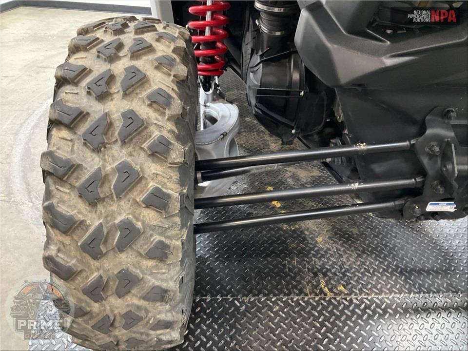 2025 Can-Am MAVERICK X3 MAX DS TURBO (RED & SILVER) — фото 24