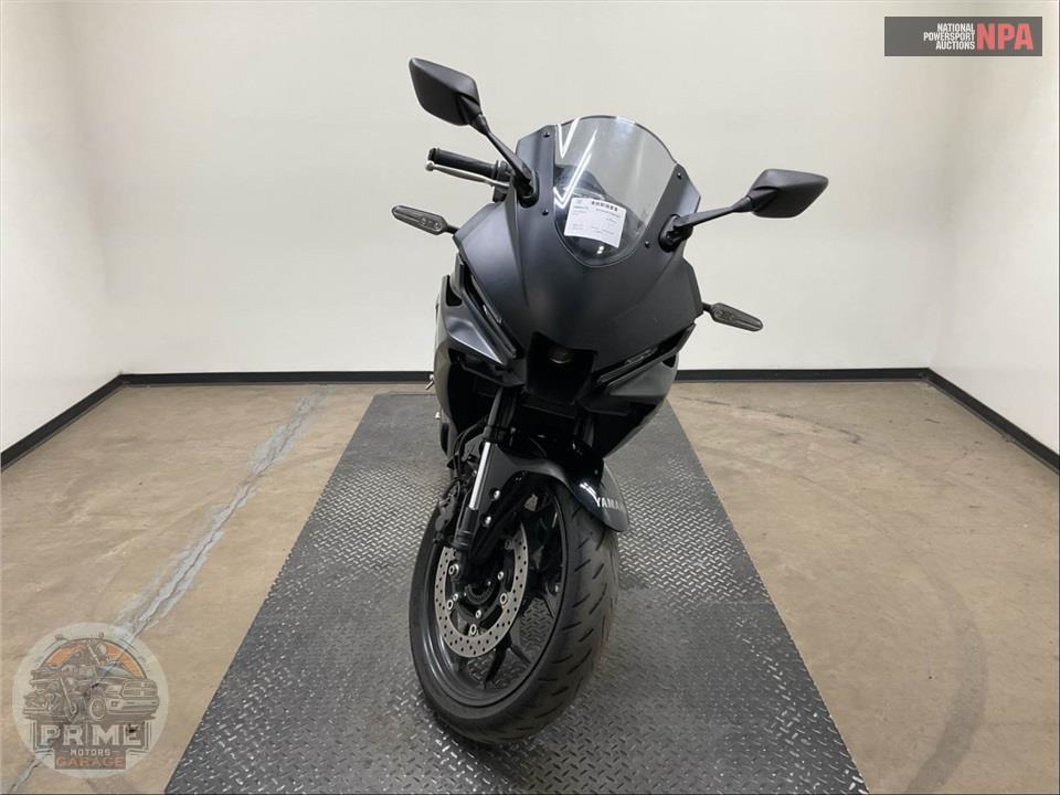 2025 Yamaha YZF-R3 — фото 2
