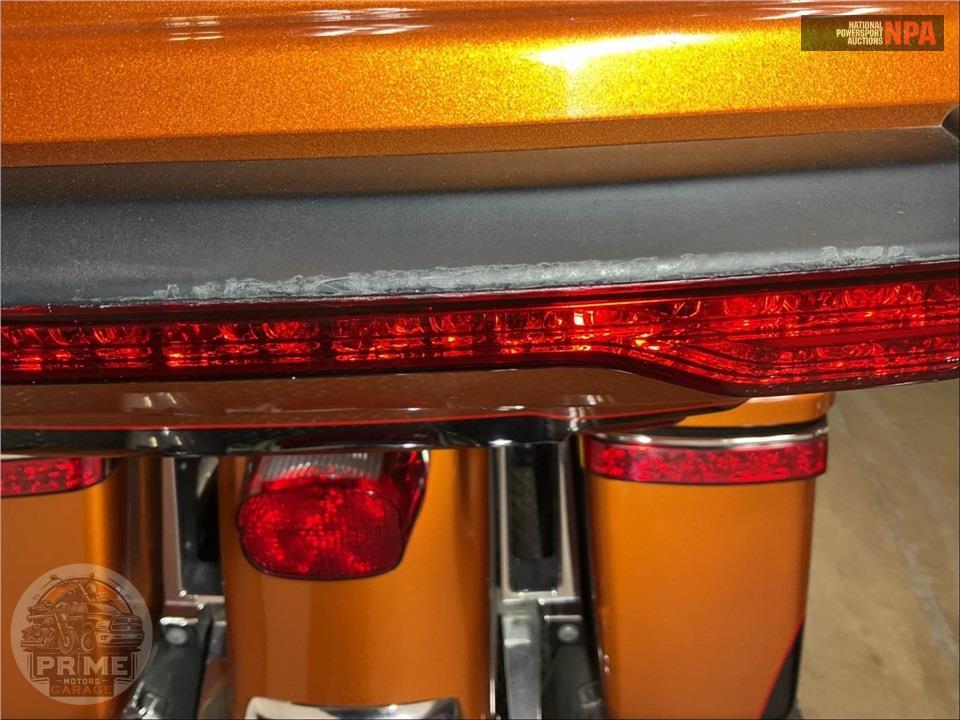 2014 Harley-Davidson FLHTK ELECTRA GLIDE ULTRA LIMITED — фото 32