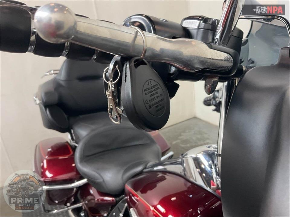 2016 Harley-Davidson FLHTCUL ULTRA CLASSIC LOW — фото 11