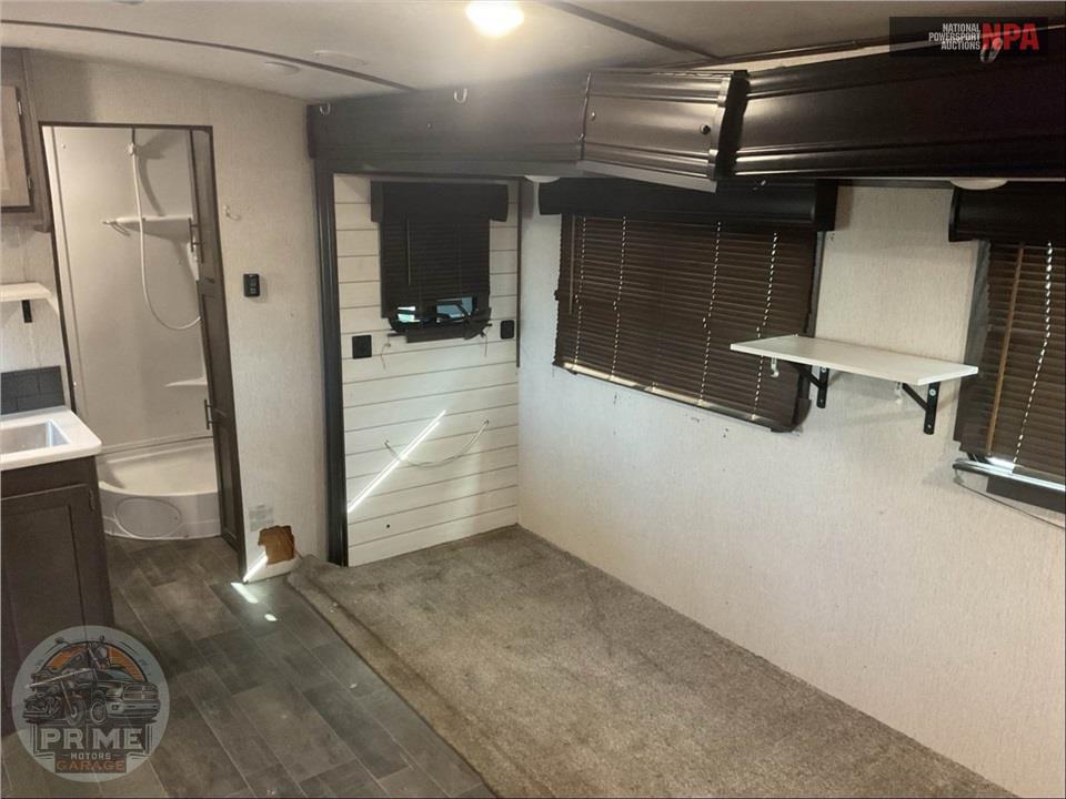 2020 Crossroads Rv M-253 RB - SUNSET TRAIL SUPER LITE SERIES — фото 6