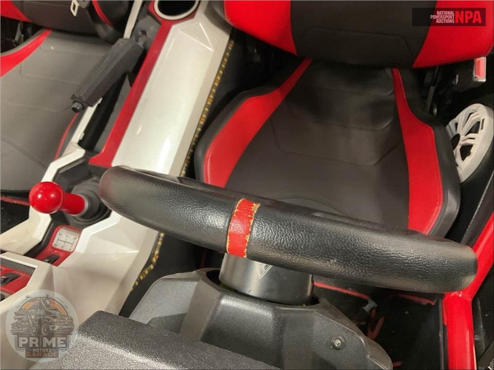 2016 Polaris SLINGSHOT SL LE — фото 41