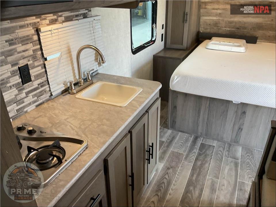 2022 Gulf Stream M-199DD Kingsport Super Lite Series — фото 9