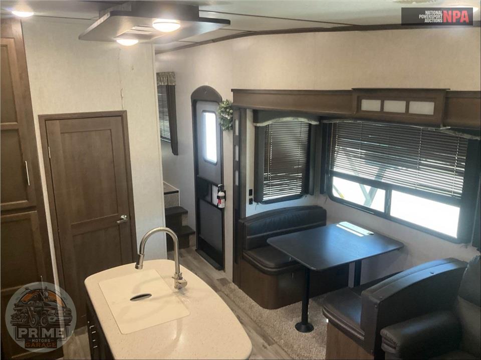 2019 Keystone Rv M-368 MBI - COUGAR FIFTH WHEEL SERIES — фото 8