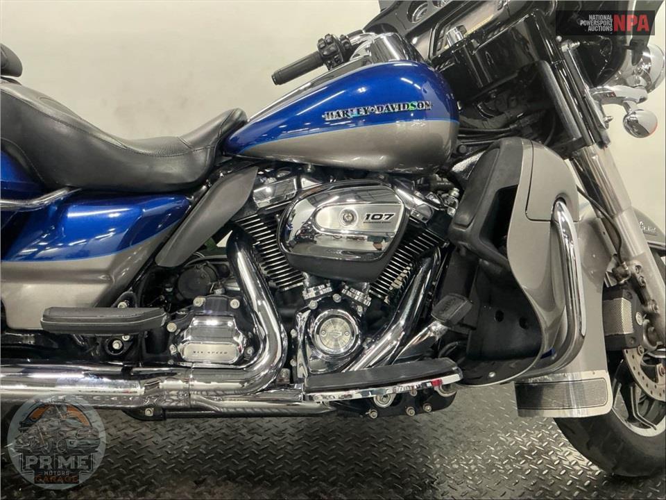2017 Harley-Davidson FLHTK ULTRA LIMITED — фото 6