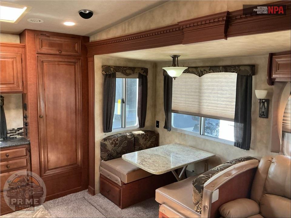 2015 Arctic Fox M-27-5L - SILVER FOX EDITION FIFTH WHEEL SERIES — фото 6