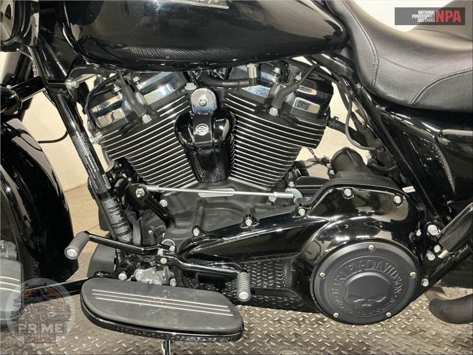 2018 Harley-Davidson FLTRXS ROAD GLIDE SPECIAL — фото 7