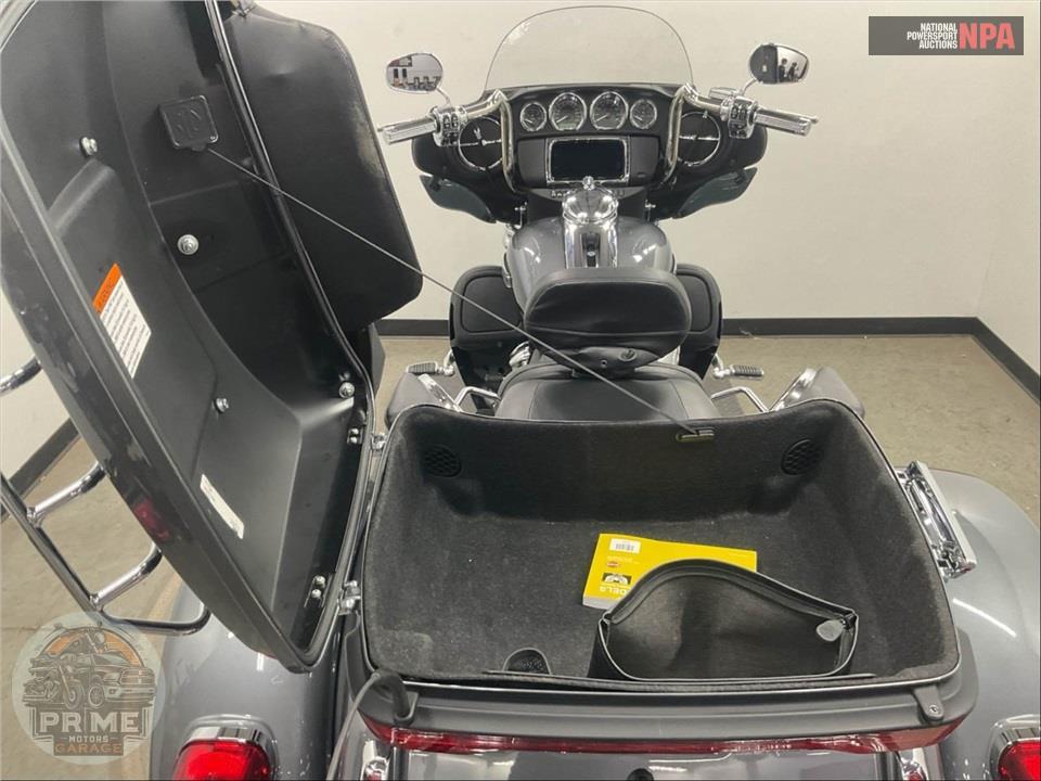 2021 Harley-Davidson FLHTCUTG TRI GLIDE ULTRA CLASSIC — фото 18