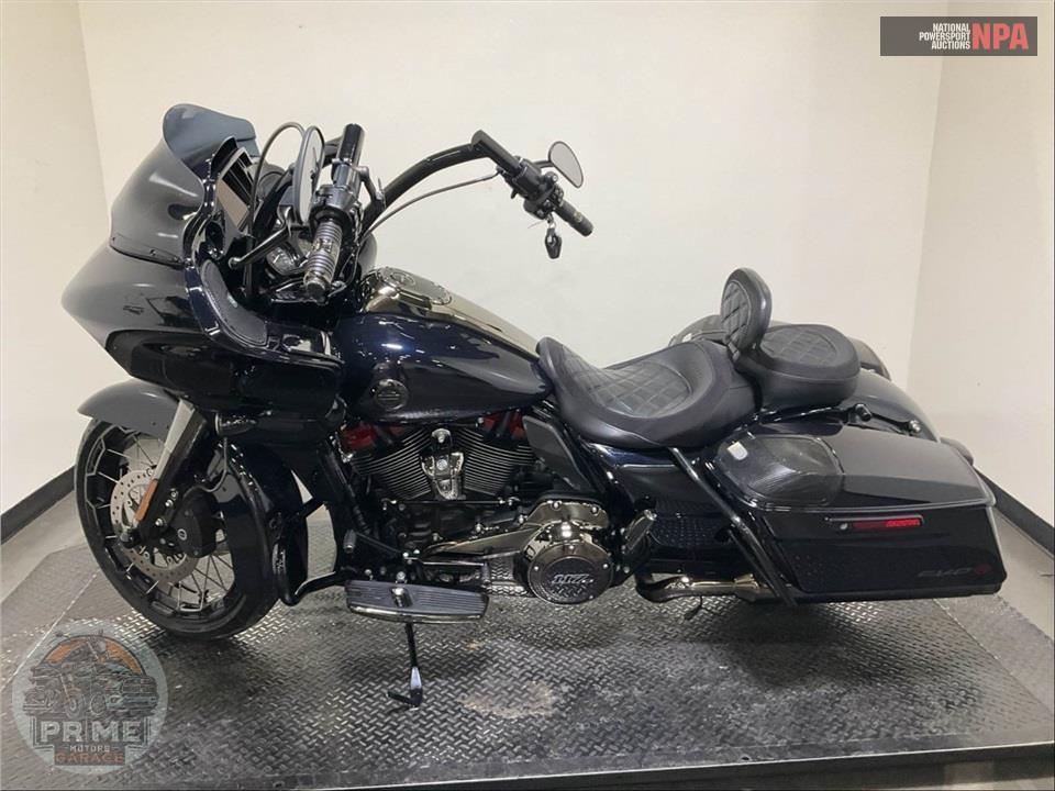 2022 Harley-Davidson FLTRXSE CVO ROAD GLIDE — фото 3
