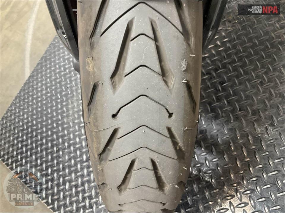 2026 Triumph TRIDENT 660 TRIPLE TRIBUTE EDITION — фото 13