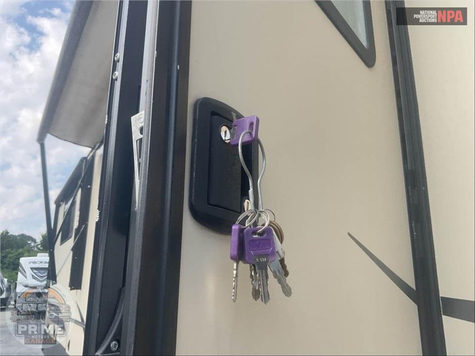 2019 Keystone Rv M-381 TH - MONTANA HIGH COUNTRY TOY HAULER TOY HAULER SERIES — фото 50