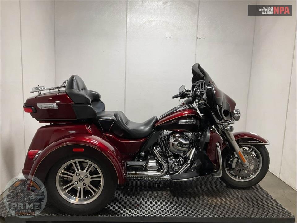 2015 Harley-Davidson FLHTCUTG TRIGLIDE ULTRA CLASSIC — фото 1