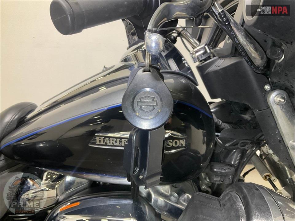 2021 Harley-Davidson FLHTCUTG TRI GLIDE ULTRA CLASSIC — фото 12