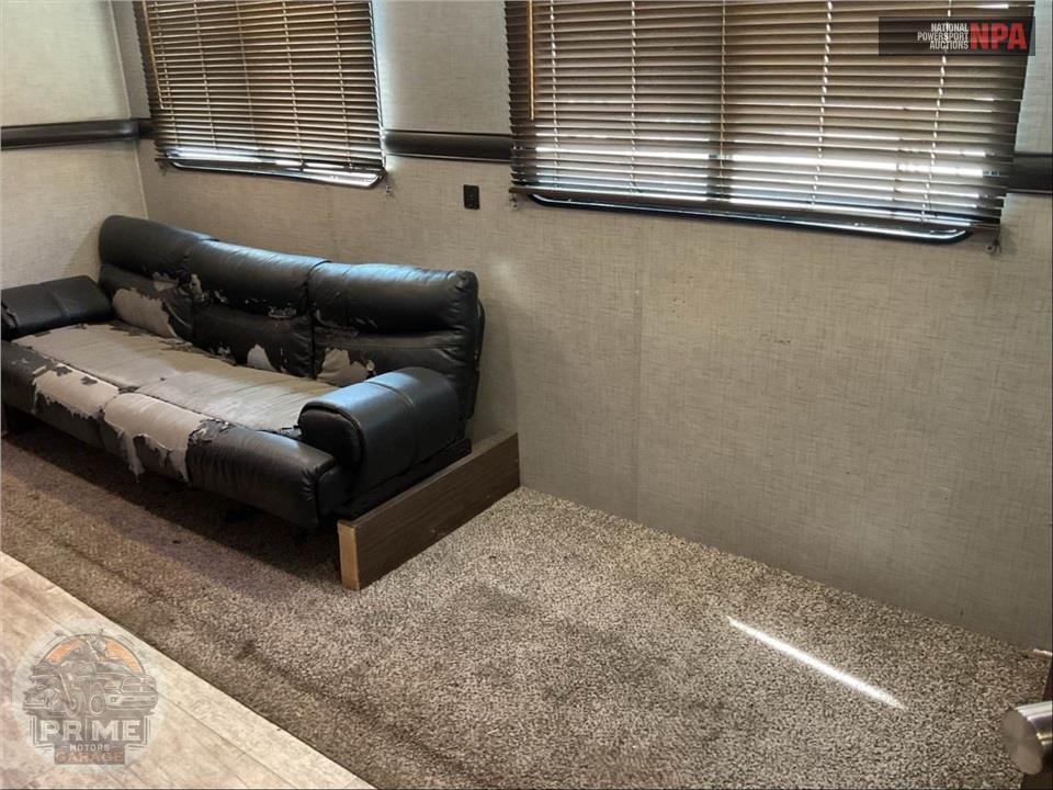 2020 Crossroads Rv M-331 BH - ZINGER SERIES — фото 10