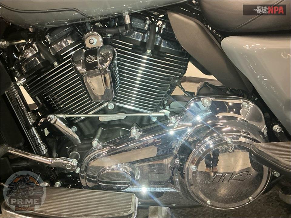 2024 Harley-Davidson FLHTCUTG TRI GLIDE ULTRA CLASSIC — фото 7