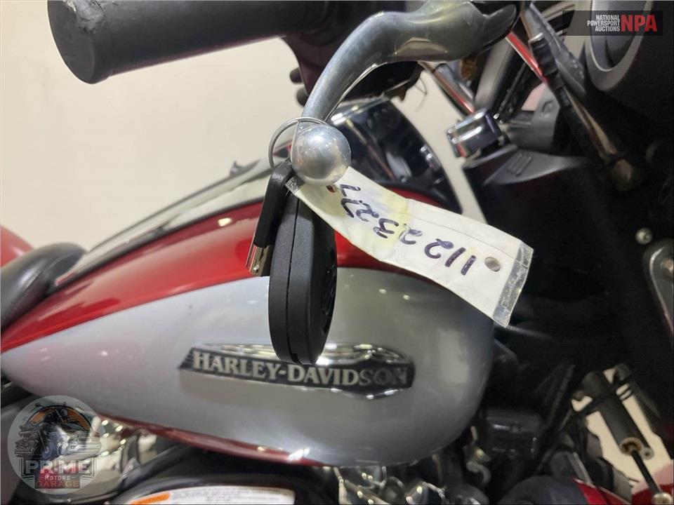 2019 Harley-Davidson FLHTCUTG TRI GLIDE ULTRA — фото 12