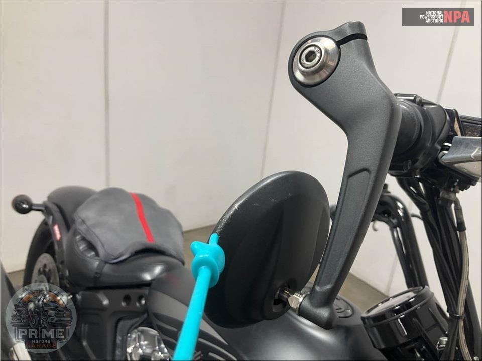 2021 Indian Motorcycle SCOUT BOBBER TWENTY (ABS, BLACK SMOKE) — фото 20