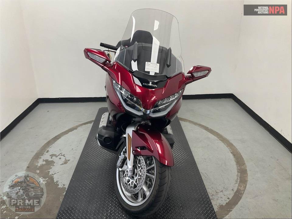 2018 Honda GL1800 GOLDWING TOUR (RED) — фото 2