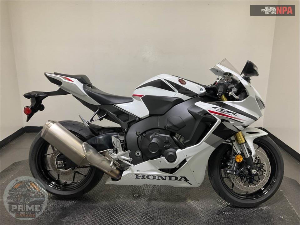 2025 Honda CBR1000RR — фото 1