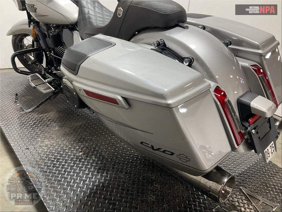 2023 Harley-Davidson FLHXSE CVO STREET GLIDE — фото 14