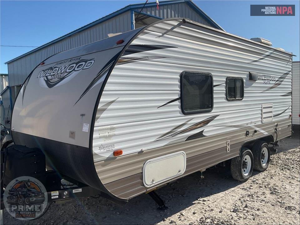 2018 Wildwood By Forest River M-171RBXL - X-LITE SERIES — фото 2