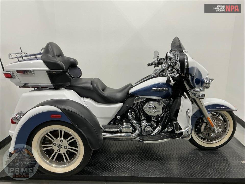 2015 Harley-Davidson FLHTCUTG TRIGLIDE ULTRA CLASSIC — фото 1