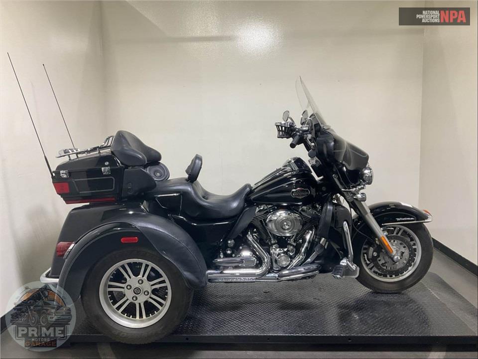 2011 Harley-Davidson FLHTCUTG TRIGLIDE UL CLSC — фото 1