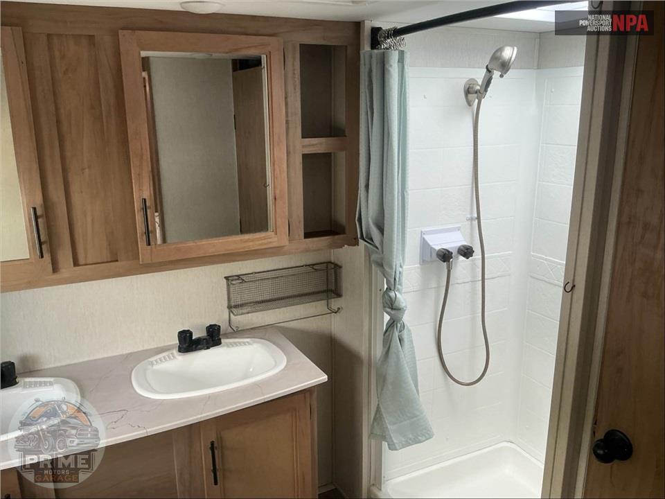 2023 Cherokee By Forest River M-3910SUITE - ARCTIC WOLF FIFTH WHEEL SERIES — фото 20