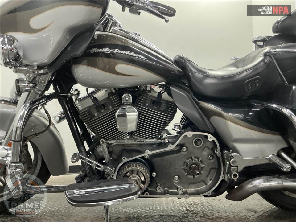 2013 Harley-Davidson FLHTCUSE8 SCREAMIN EAGLE — фото 7