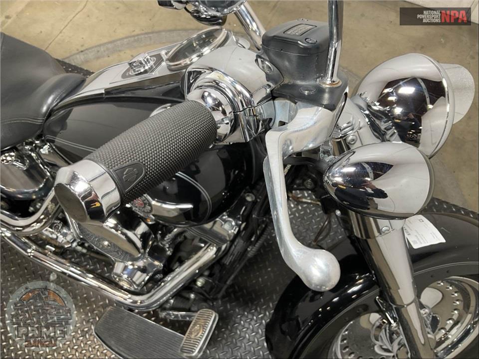 2016 Harley-Davidson FLSTF FAT BOY — фото 19