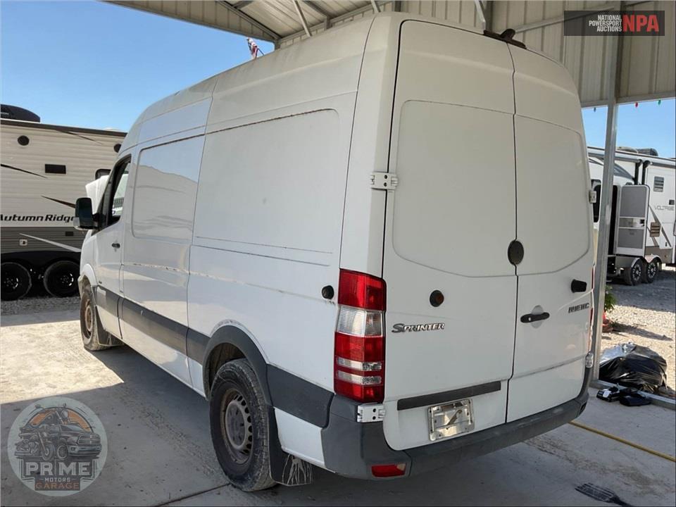 2011 Mercedes-Benz SPRINTER 2500 DIESEL — фото 4